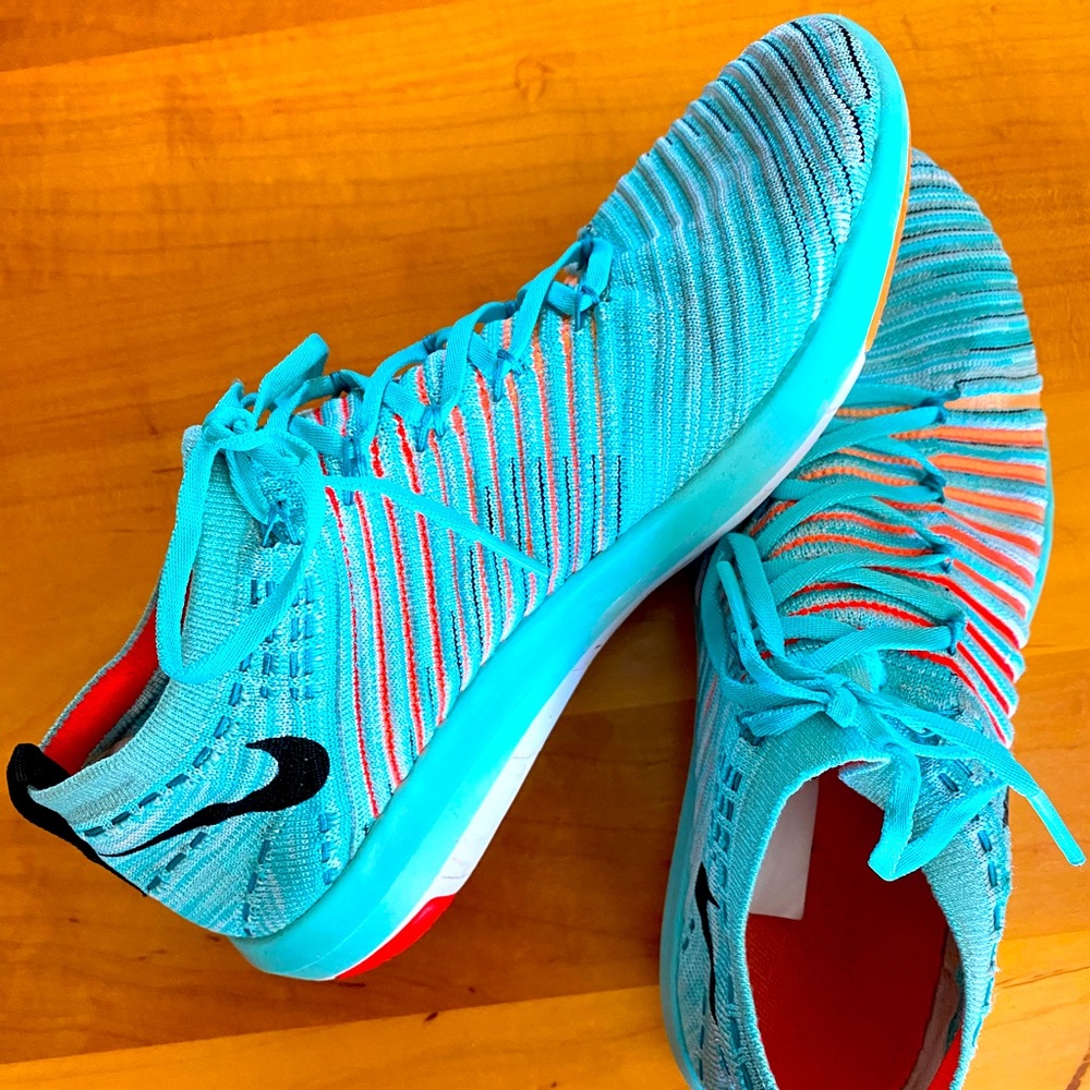 Nike women’s athletic shoes size 8/EUR 39
